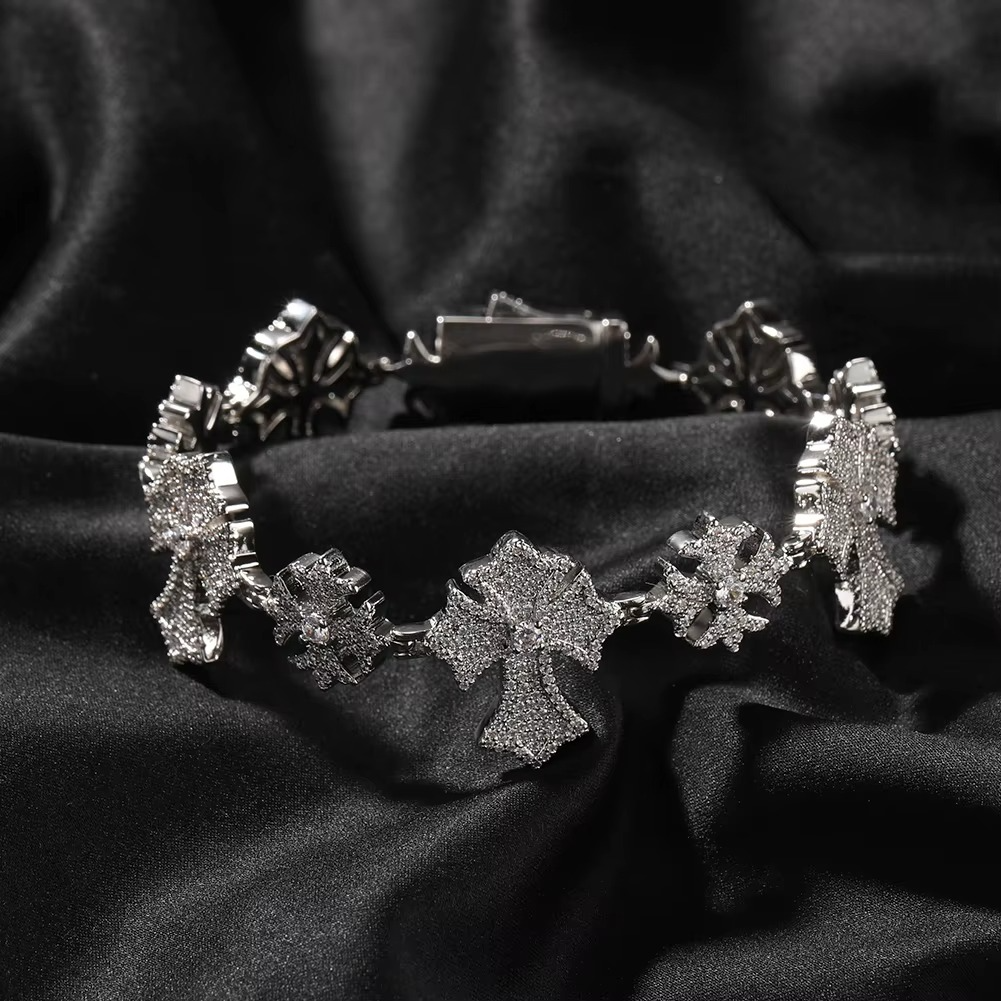 Club Icône Iced Out Infinity Cross Link Bracelet – Micro Pave 5A CZ Chain