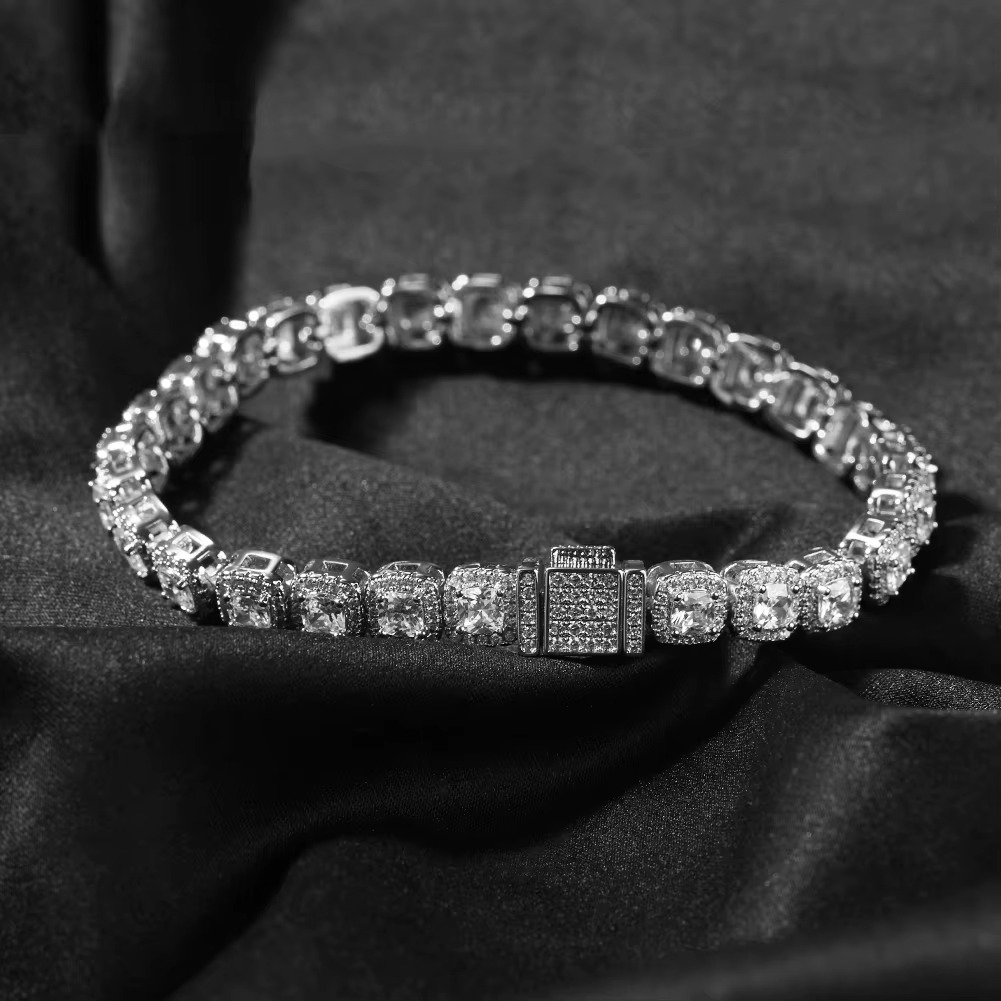 Club Icône 7MM Iced Out CZ Tennis Bracelet – Light Luxury Gold & Silver Plated
